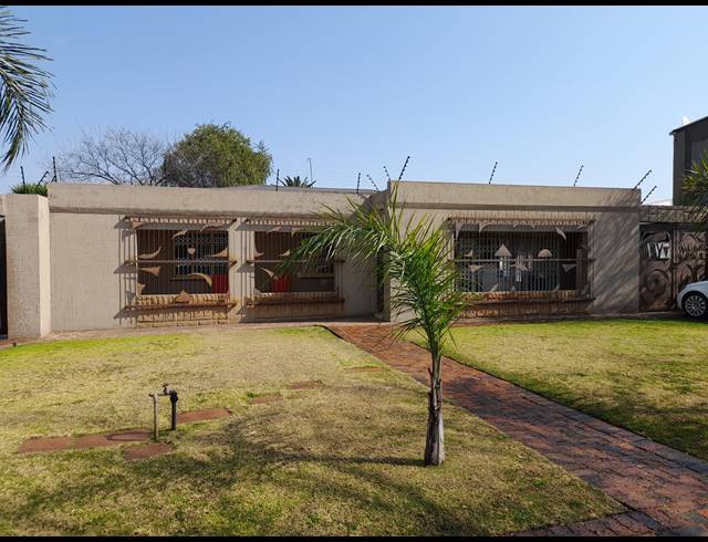 214M² OFFICE FOR SALE IN VANDERBIJLPARK CW 1